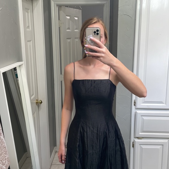 black evening gown - Picture 1 of 9